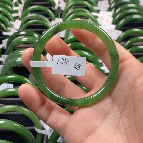 和田玉（碧玉）手镯未镶嵌