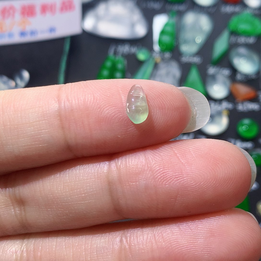 【闪购商品】翡翠颈饰未镶嵌天然翡翠高冰豆