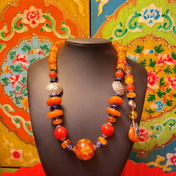 个性休闲琥珀颈链