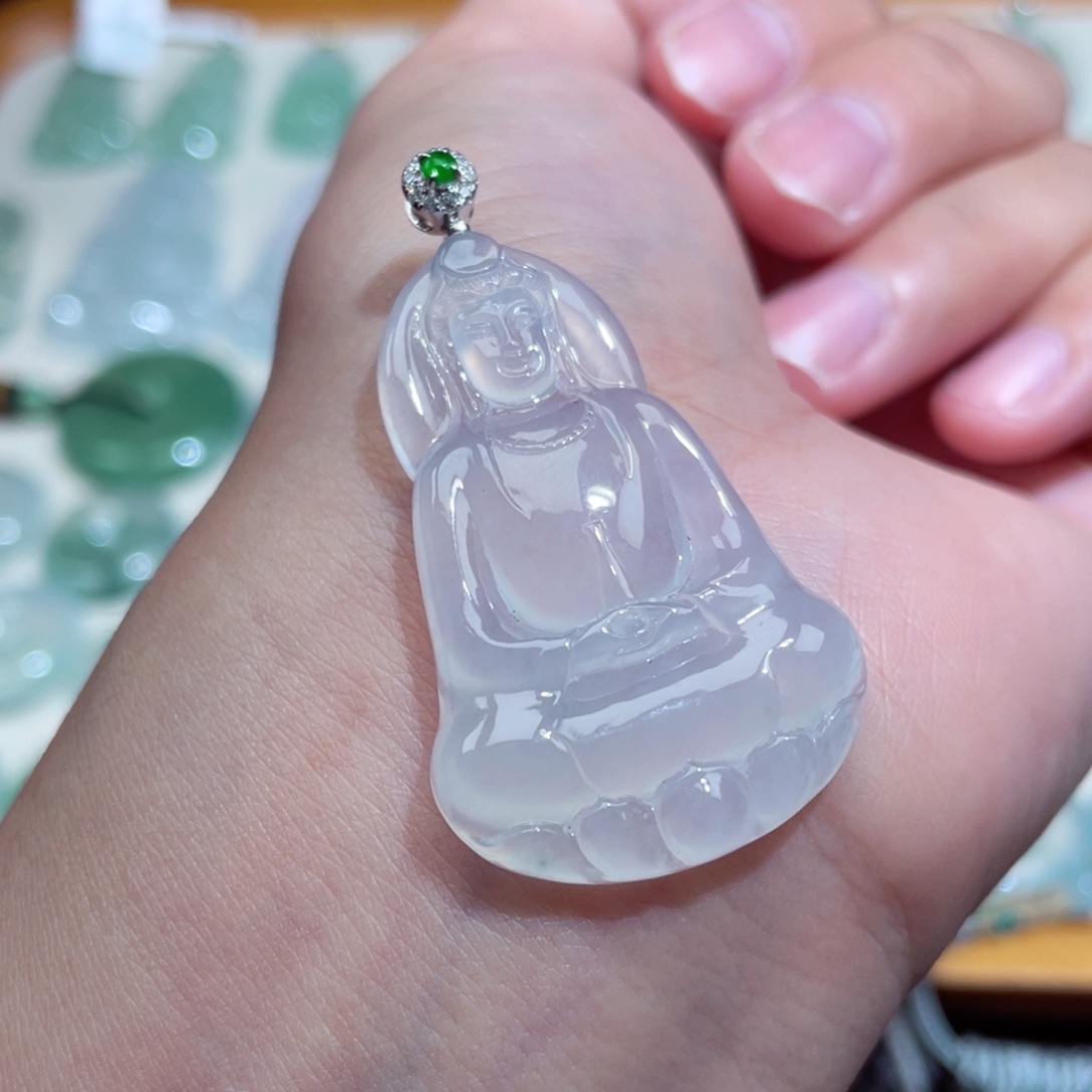 翡翠未镶嵌颈饰素衣观音