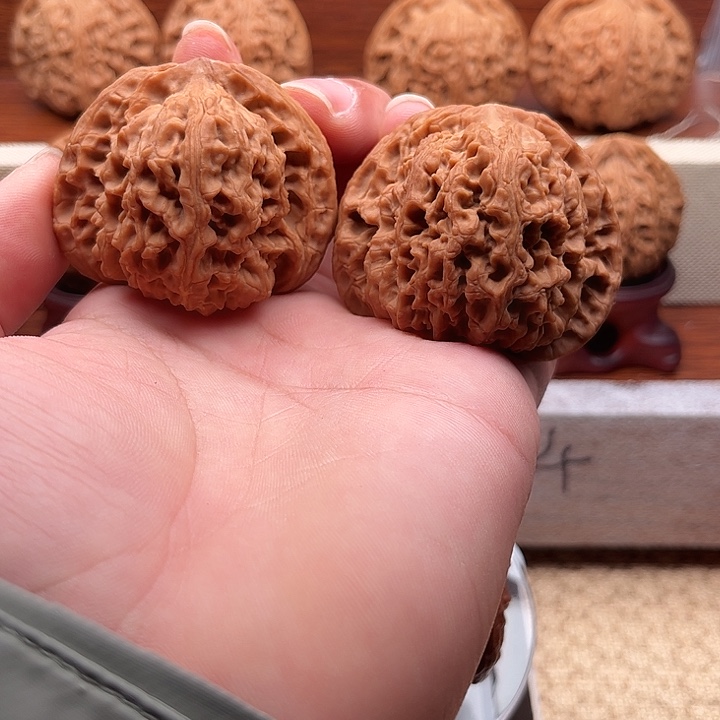 文玩核桃把件49.5南疆石