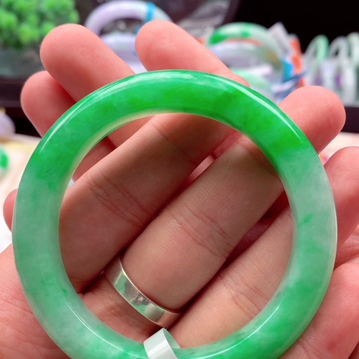 G***a翡翠未镶嵌手镯翡翠定金