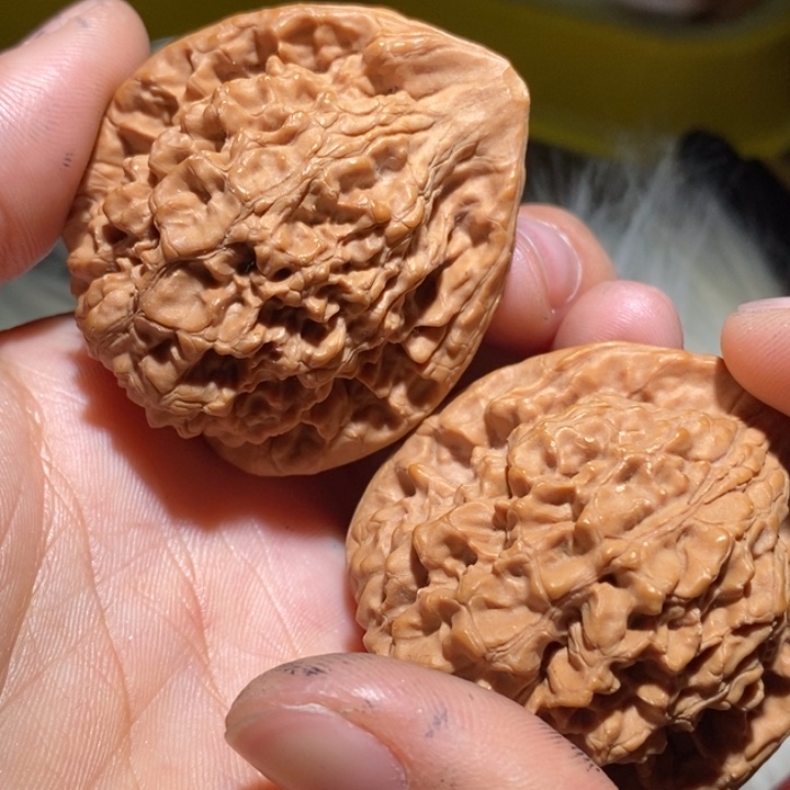 ᅠ***ᅠ文玩核桃吊坠我在外面吃饭了啊