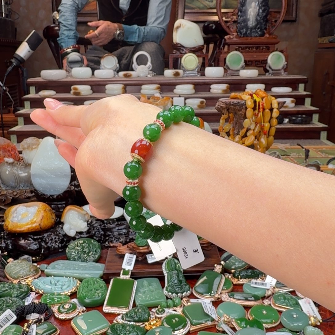 和***然和田玉（碧玉）未镶嵌手链