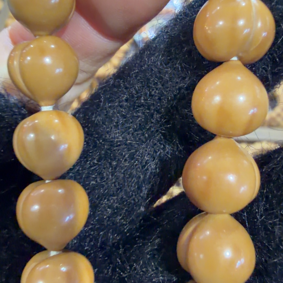 *****猴头核桃吊坠屁桃