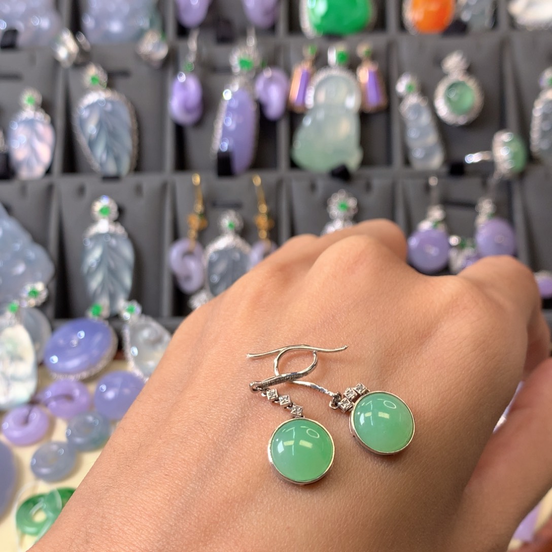 翡翠颈饰18K金镶嵌耳坠