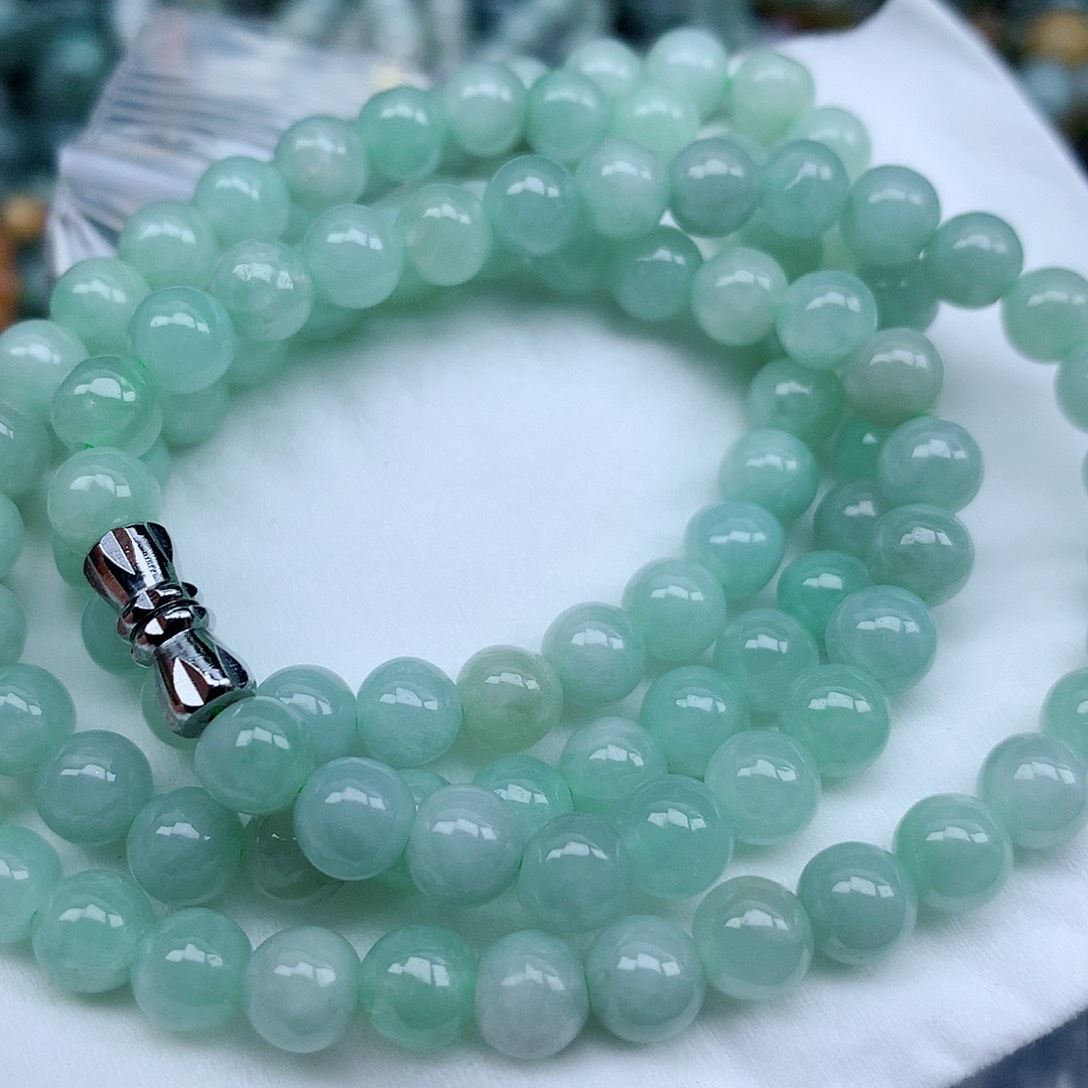 翡翠颈饰未镶嵌手串