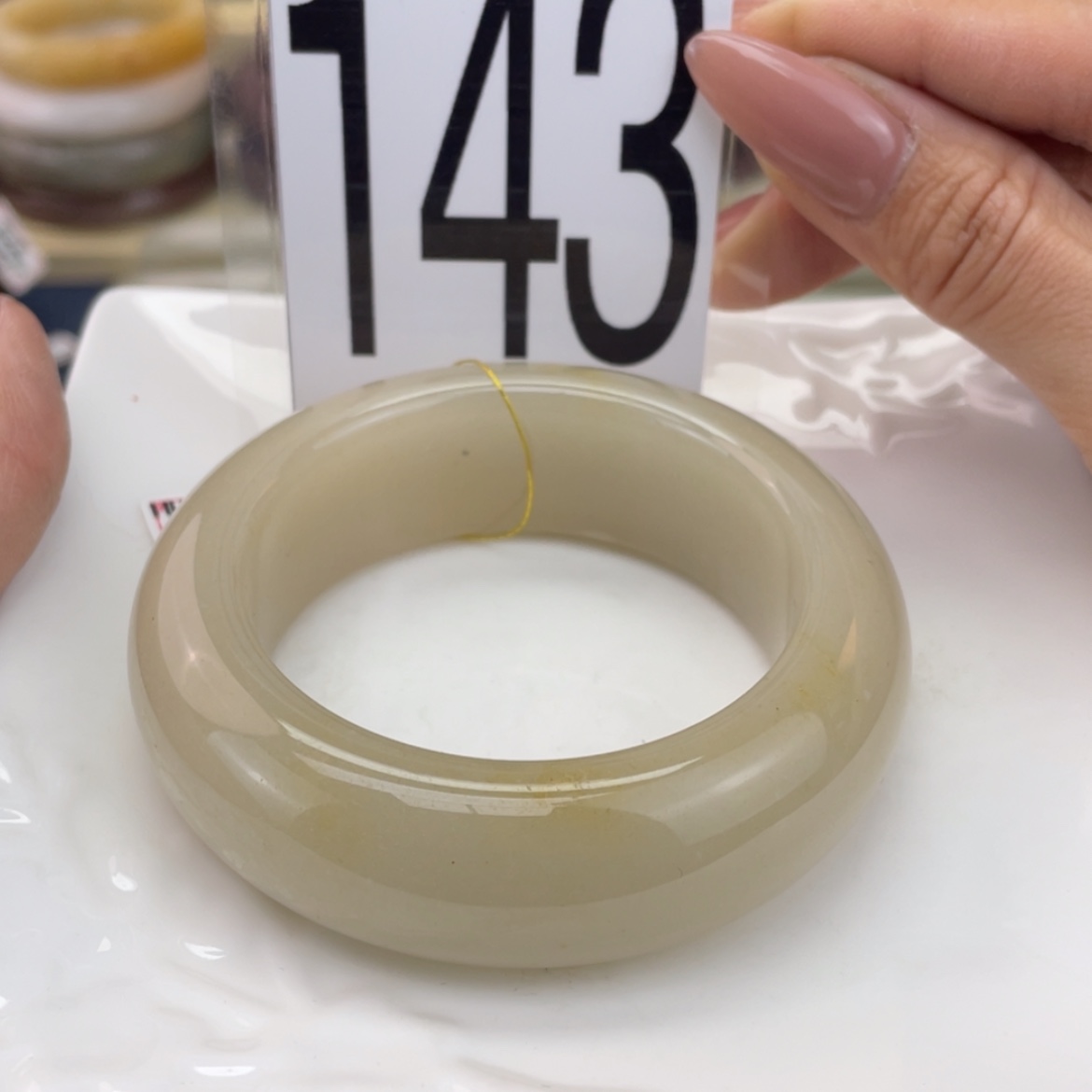 【闪购商品】石英质玉手镯未镶嵌