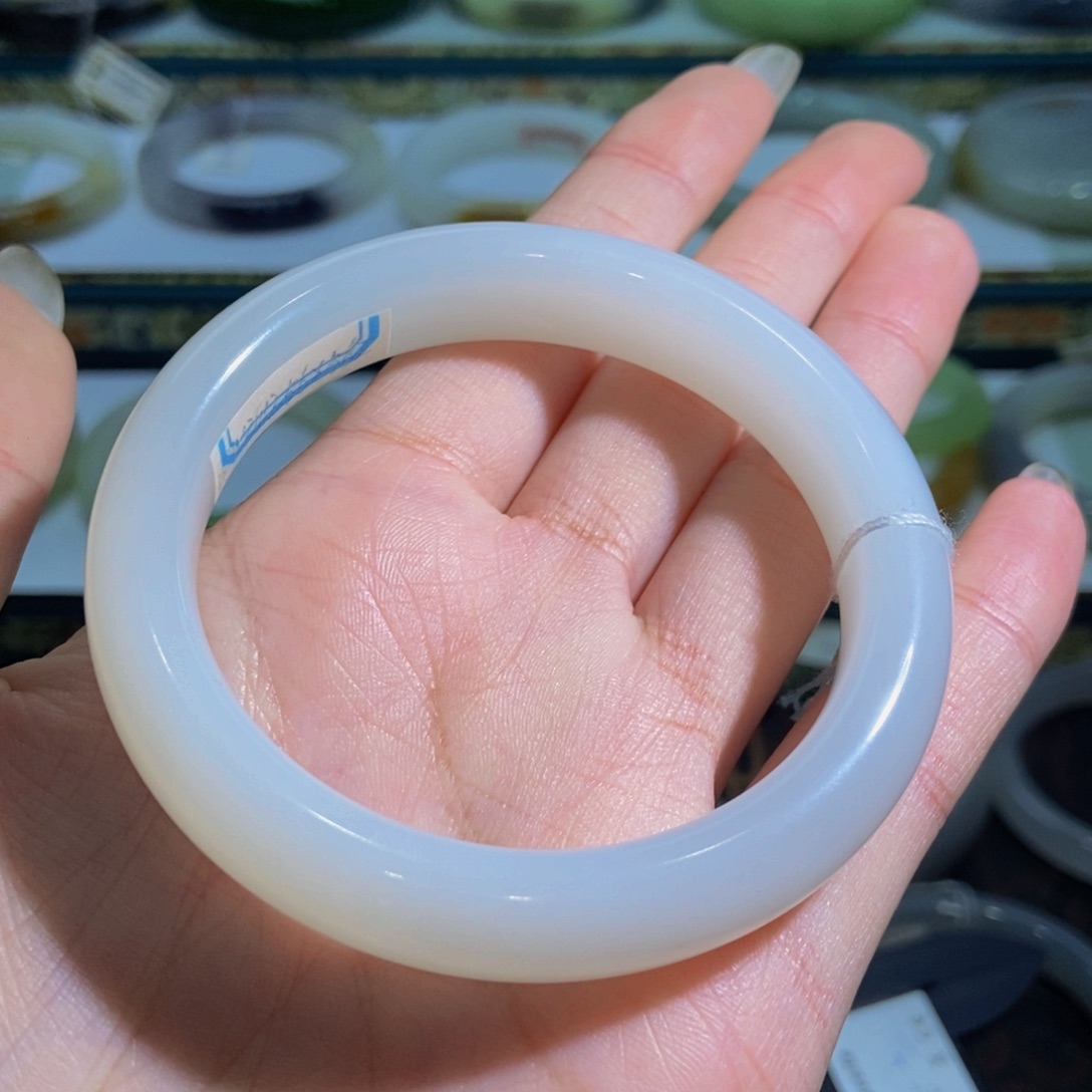 和田玉和田玉未镶嵌星*且末白56➕