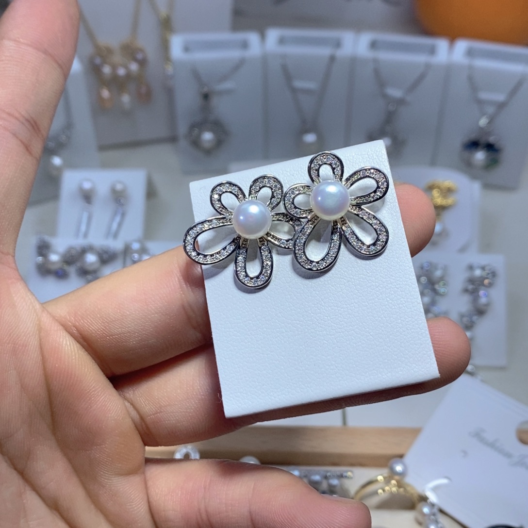 银S925镶嵌淡水珍珠耳饰