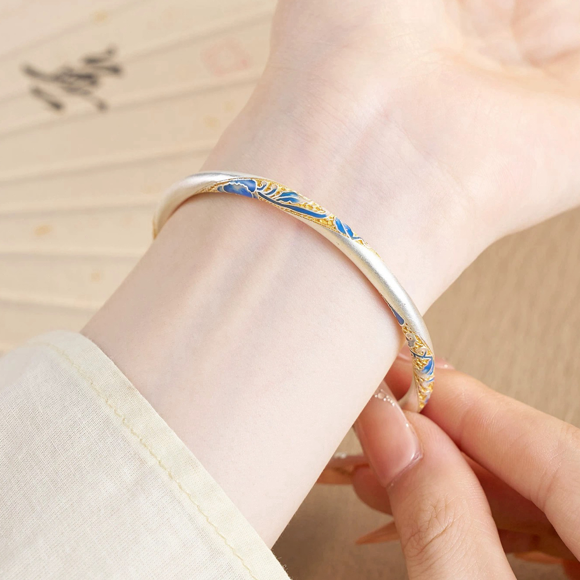 足银手镯 古法银手镯999.9纯银珐琅描金扭麻莲花银镯子新中式闭口