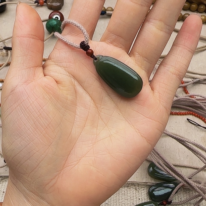 颈饰未镶嵌南红玛瑙