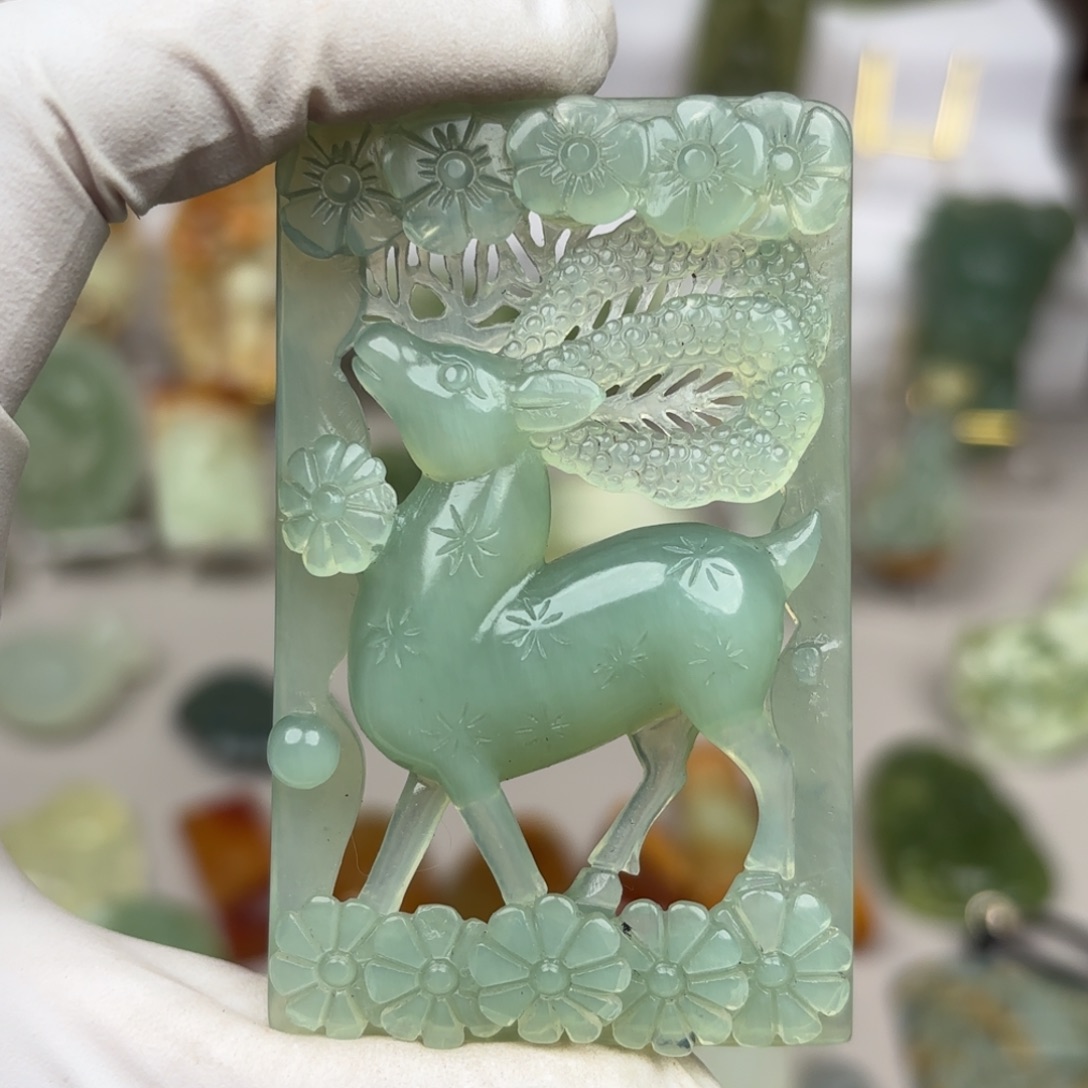 蛇纹石玉颈饰未镶嵌