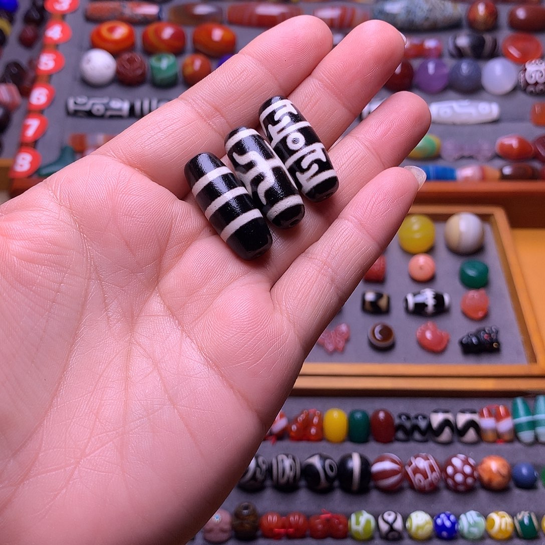 小***的玛瑙/玉髓未镶嵌颈饰