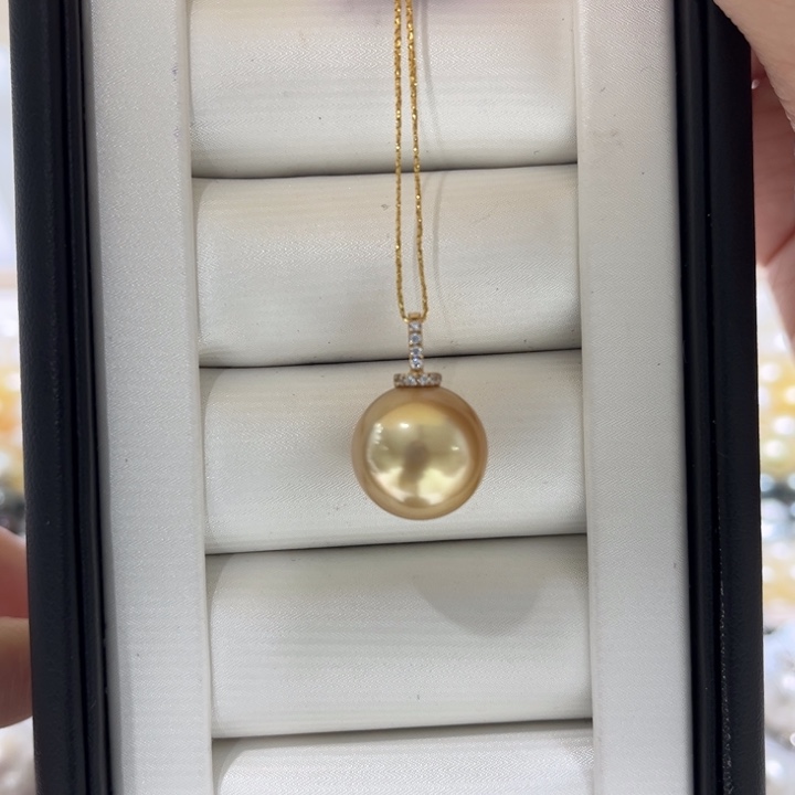 海水珍珠上新金珠奶嘴吊坠13-14mm18K金镶嵌