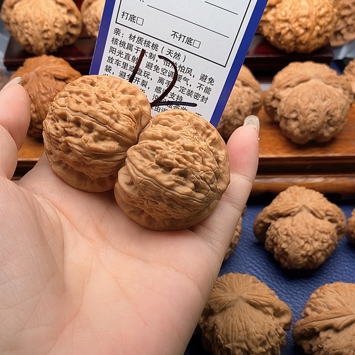 桃核吊坠凯*～白狮子头43