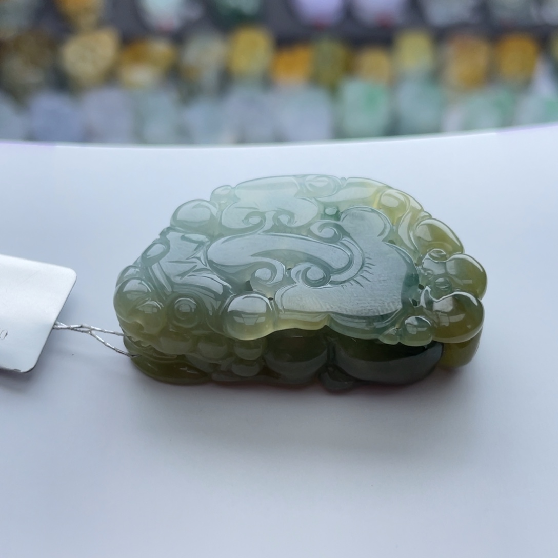 翡翠颈饰未镶嵌貔貅