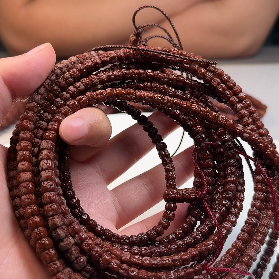 金刚菩提手串好像又在玩我手机一样