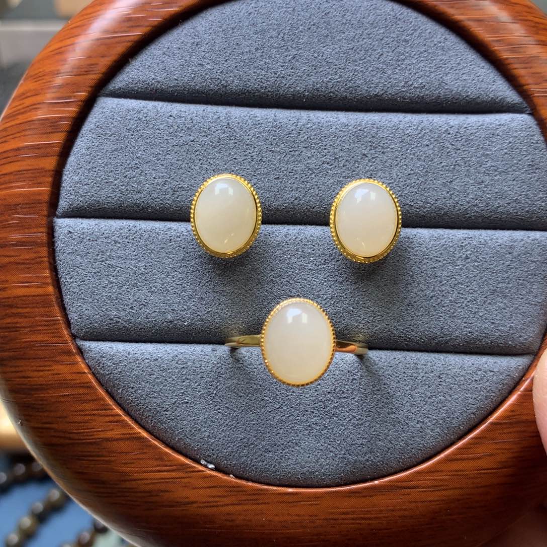 和田玉颈饰银S925镶嵌藕粉耳钉戒指