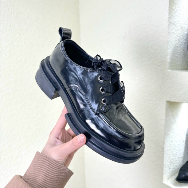 556-5黑色亮皮深口圆头系带单鞋女秋新款显脚小女鞋