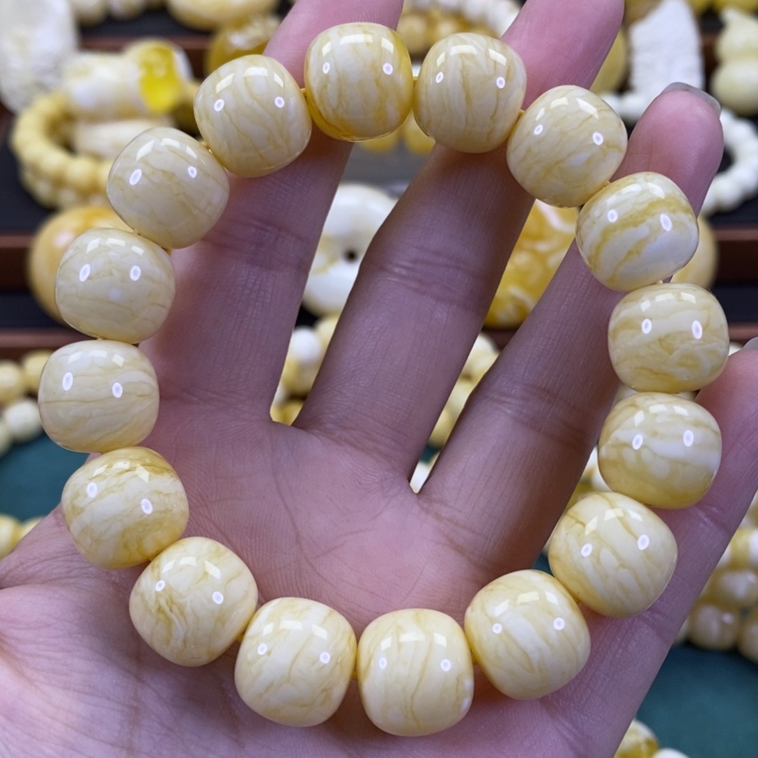 琥珀裸石未镶嵌手串