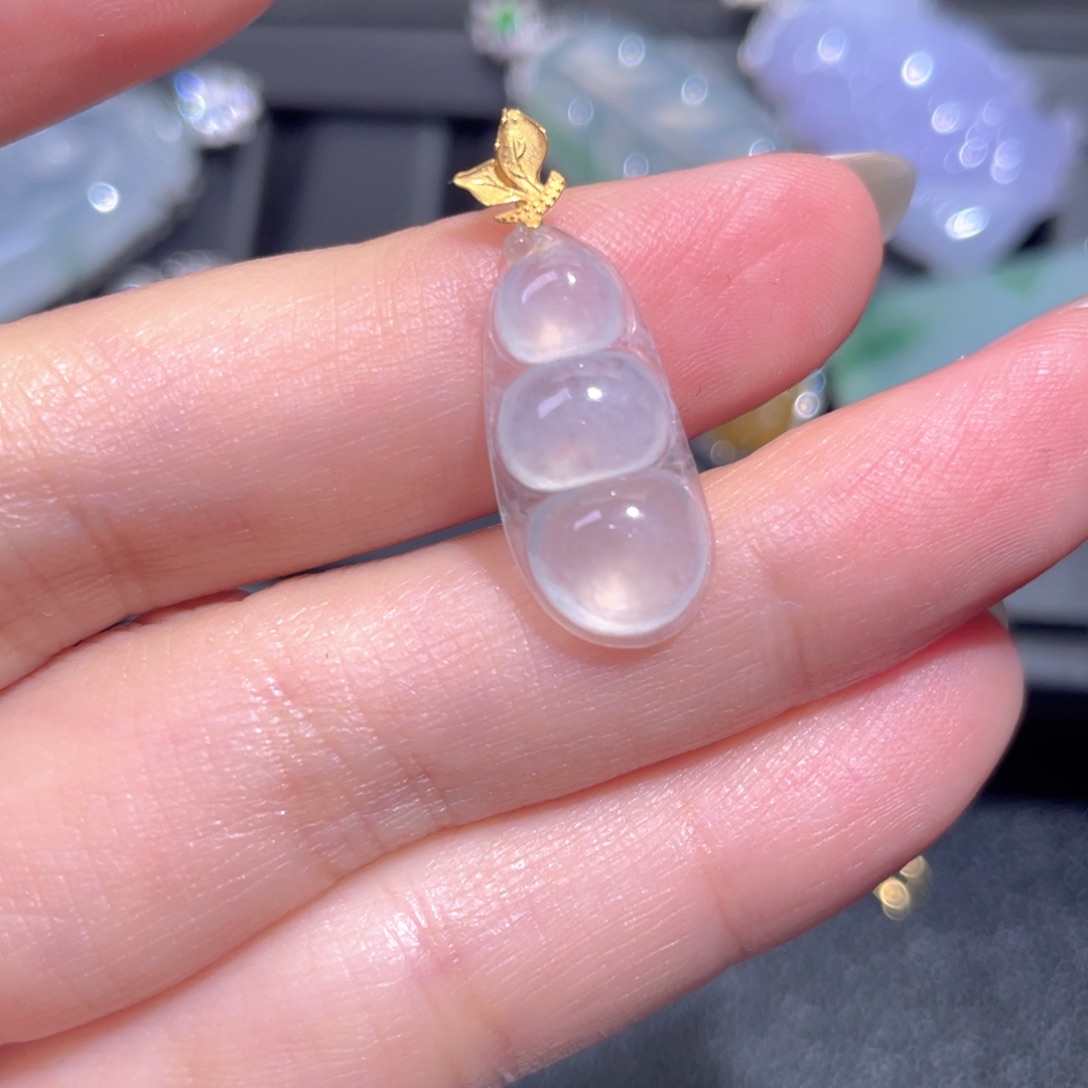 颈饰18K金镶嵌翡翠翡翠