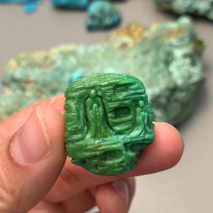 绿松石未镶嵌颈饰