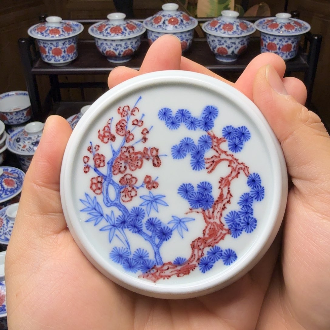 青花釉里红松竹梅盖置微瑕