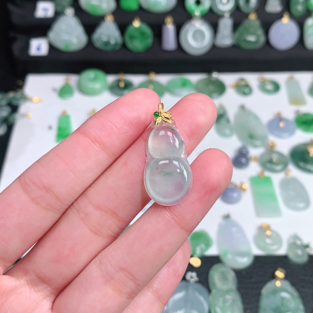 翡翠颈饰未镶嵌翡翠