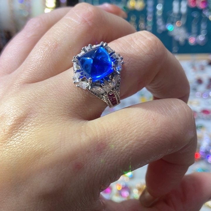 66锆石（处理）戒指