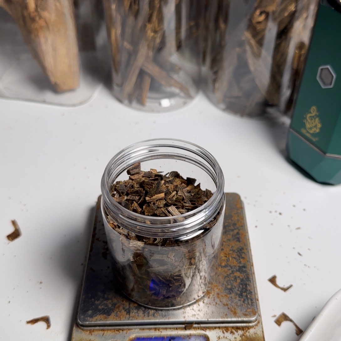 斑纹漆（虎斑木）绿棋沉水切料50