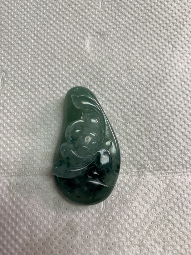 玉如军意翡翠珠宝