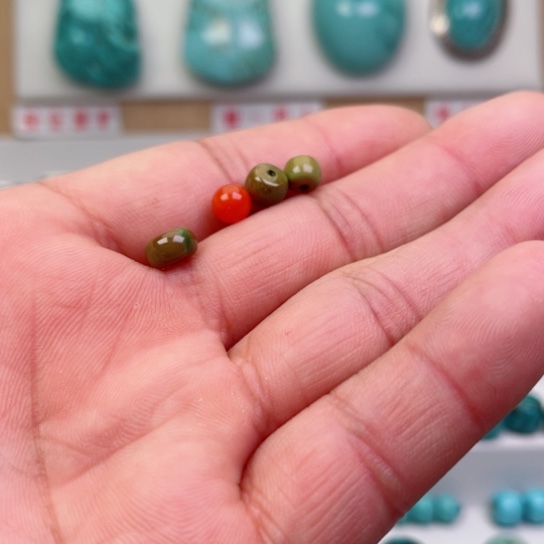 南红玛瑙未镶嵌珠宝奇石