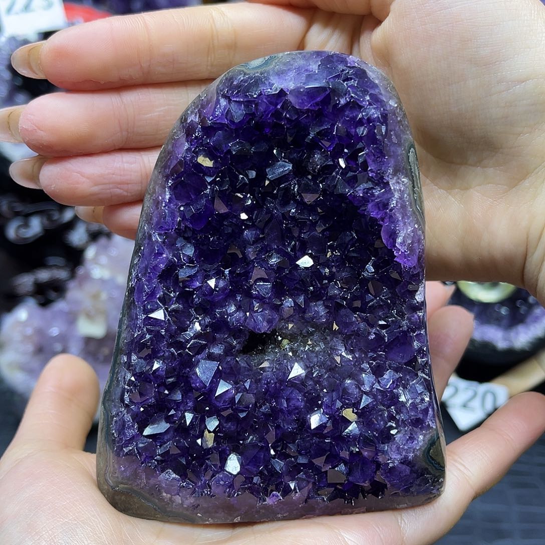紫晶大型摆件（非配饰）未镶嵌