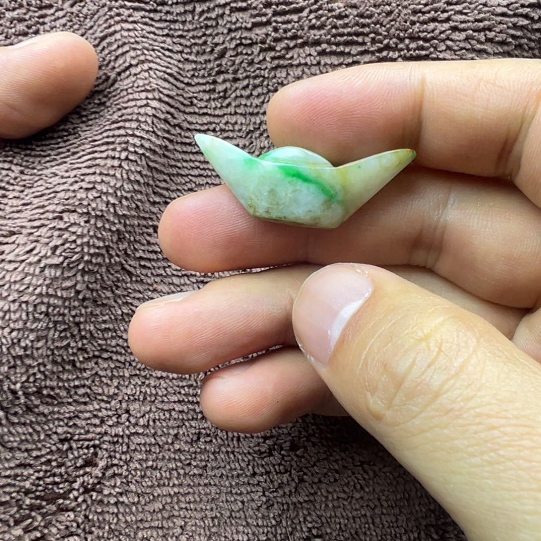 宁***远翡翠未镶嵌颈饰66666