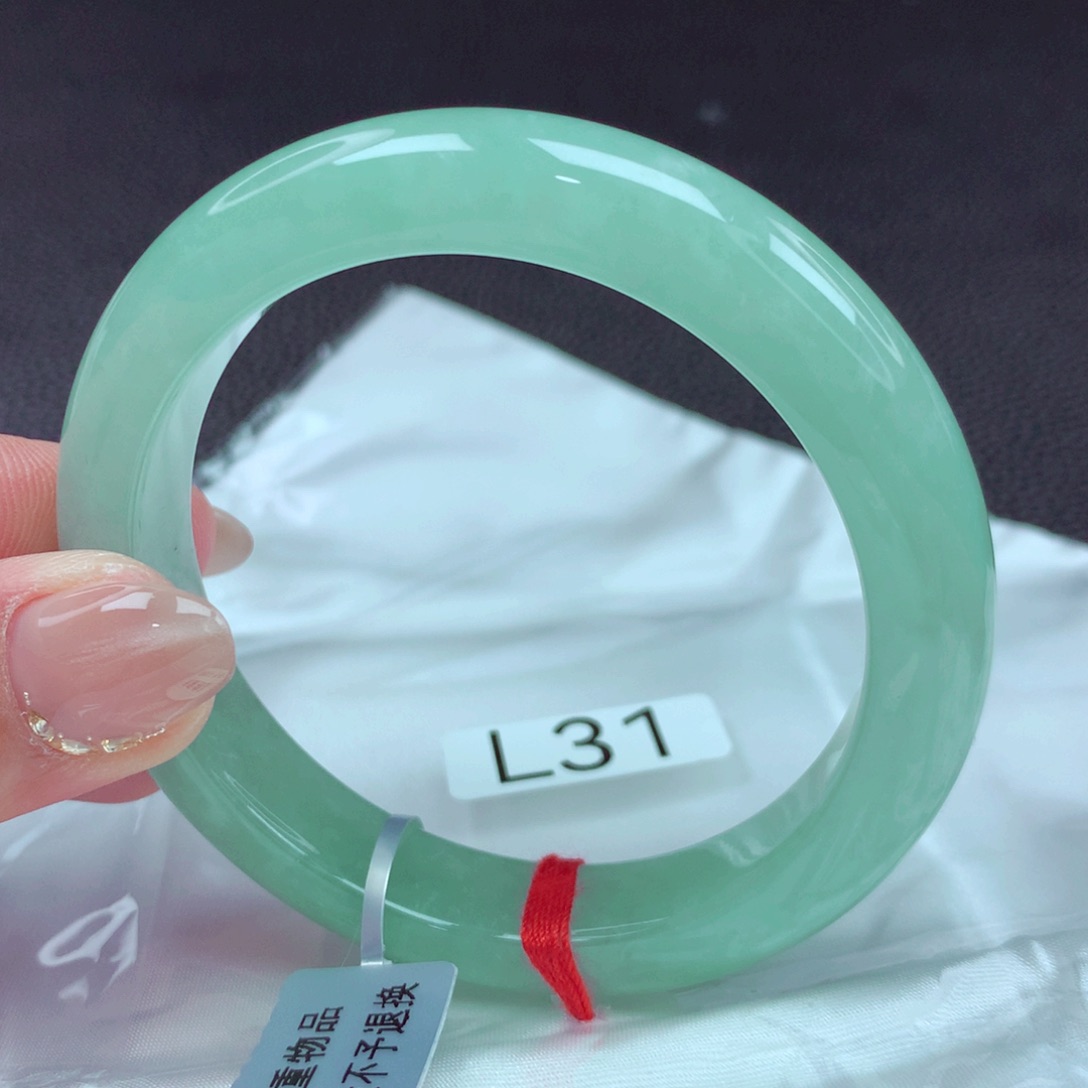 翡翠手镯未镶嵌手镯88