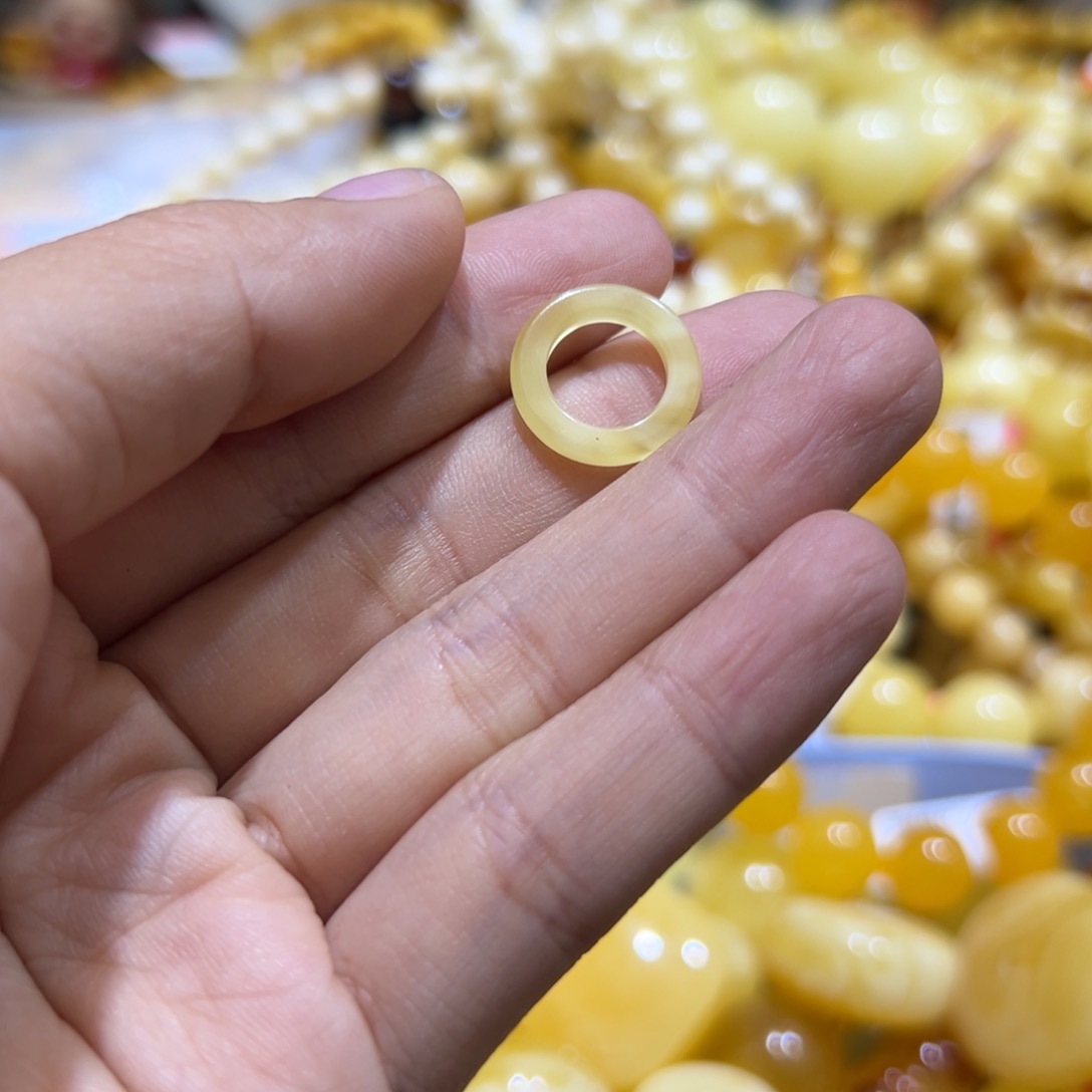 琥珀珠宝奇石未镶嵌