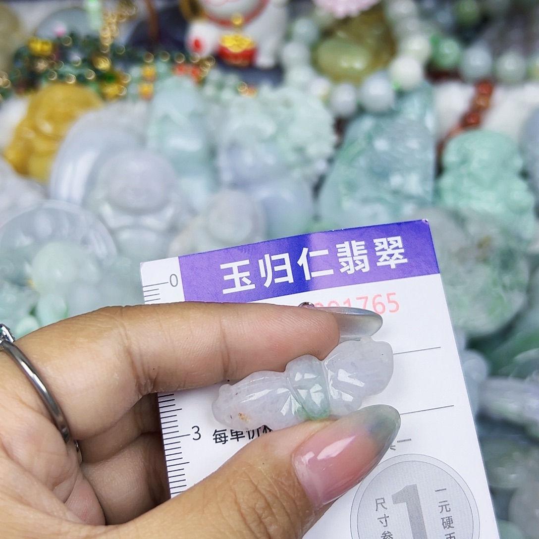 翡翠未镶嵌颈饰211