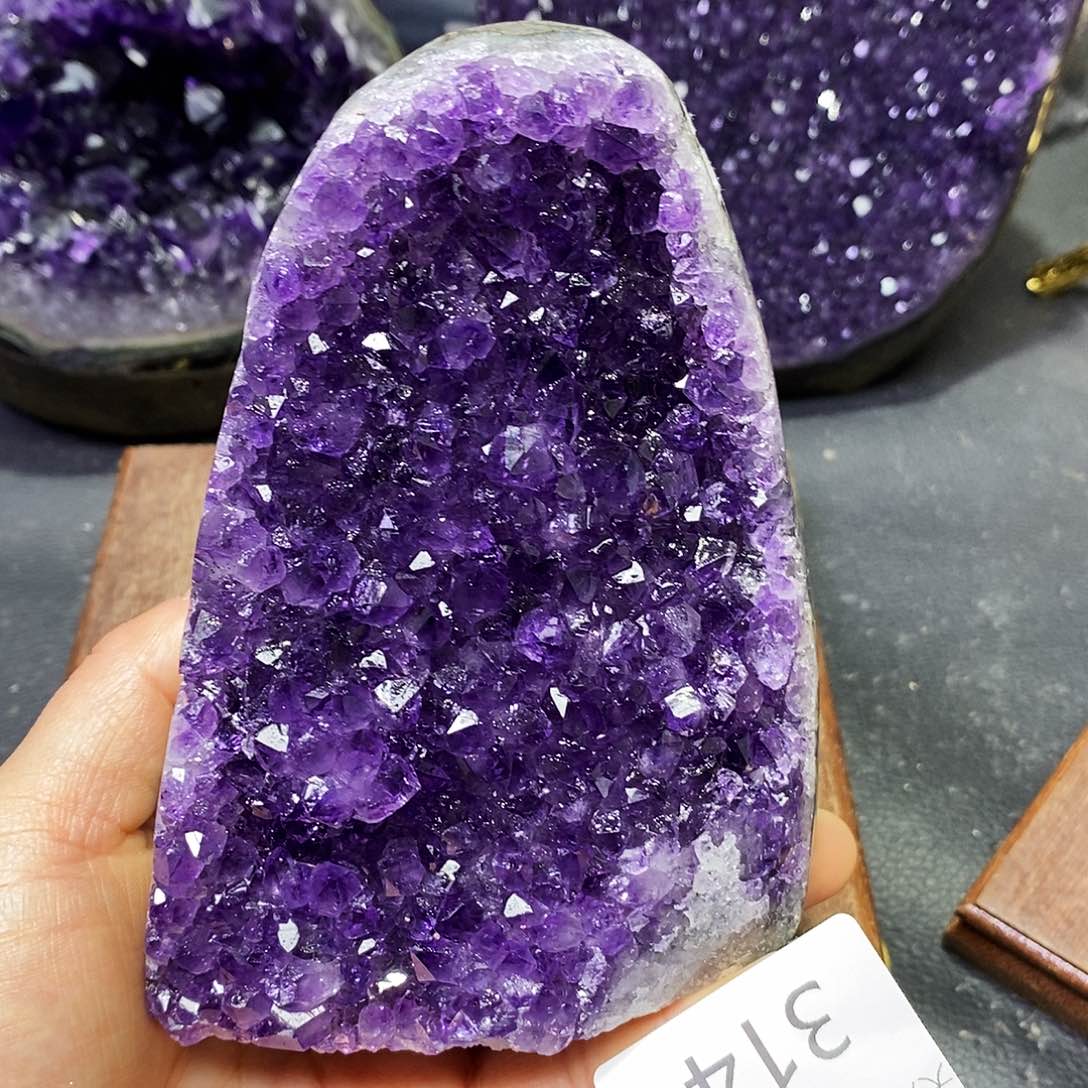 未镶嵌水晶大型摆件（非配饰）