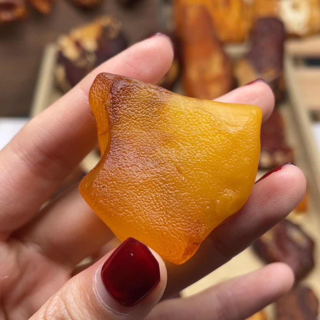 琥珀未镶嵌珠宝奇石