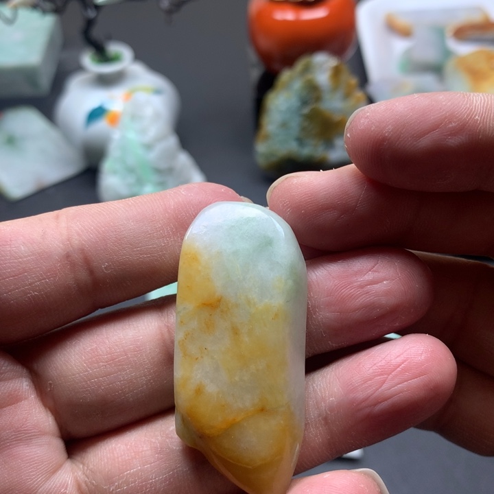 翡翠颈饰未镶嵌翡翠