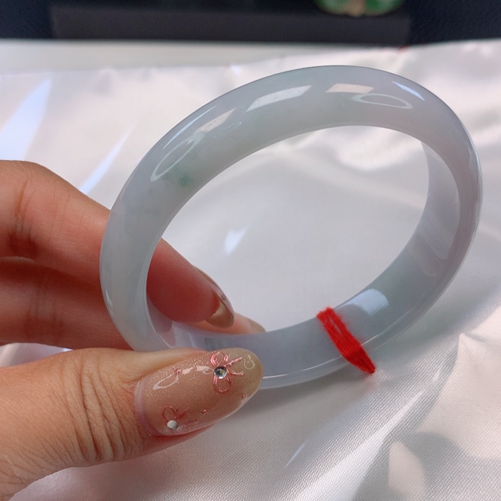 翡翠手镯（贵妃镯）未镶嵌卖****姐