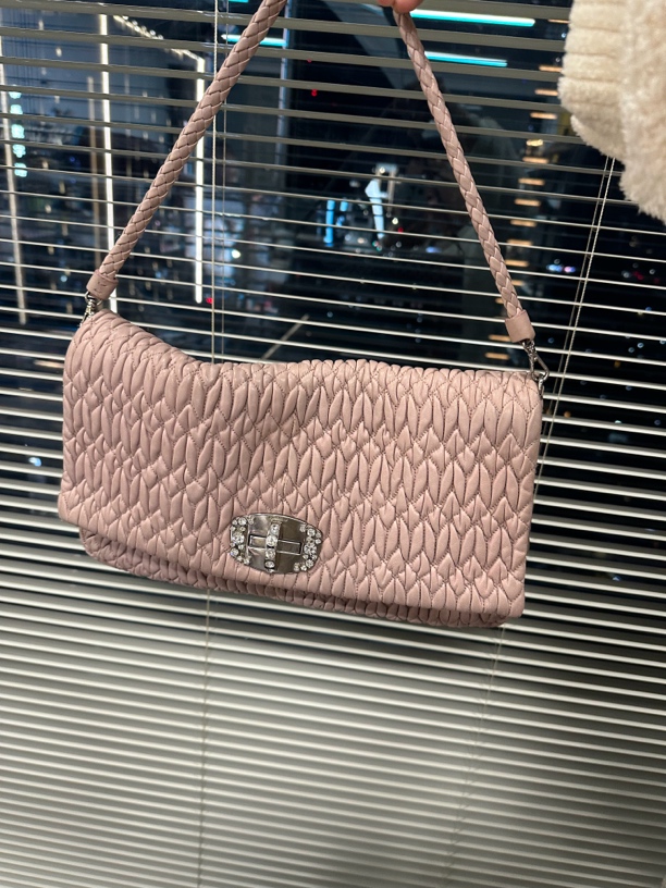 95新 MIU MIU/缪缪 褶皱法棍百搭时尚甜美款