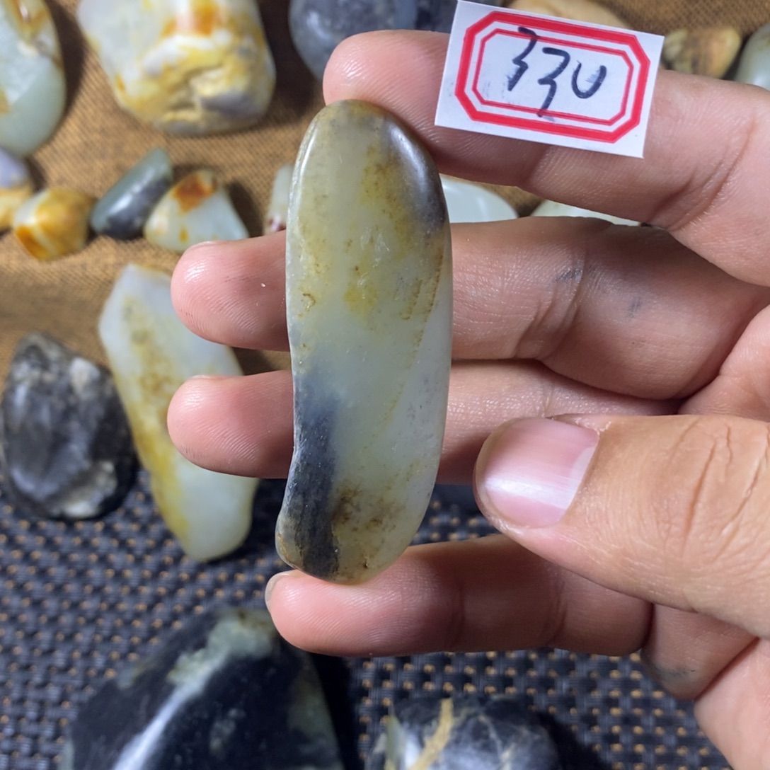 和田玉（糖玉）未镶嵌挂件