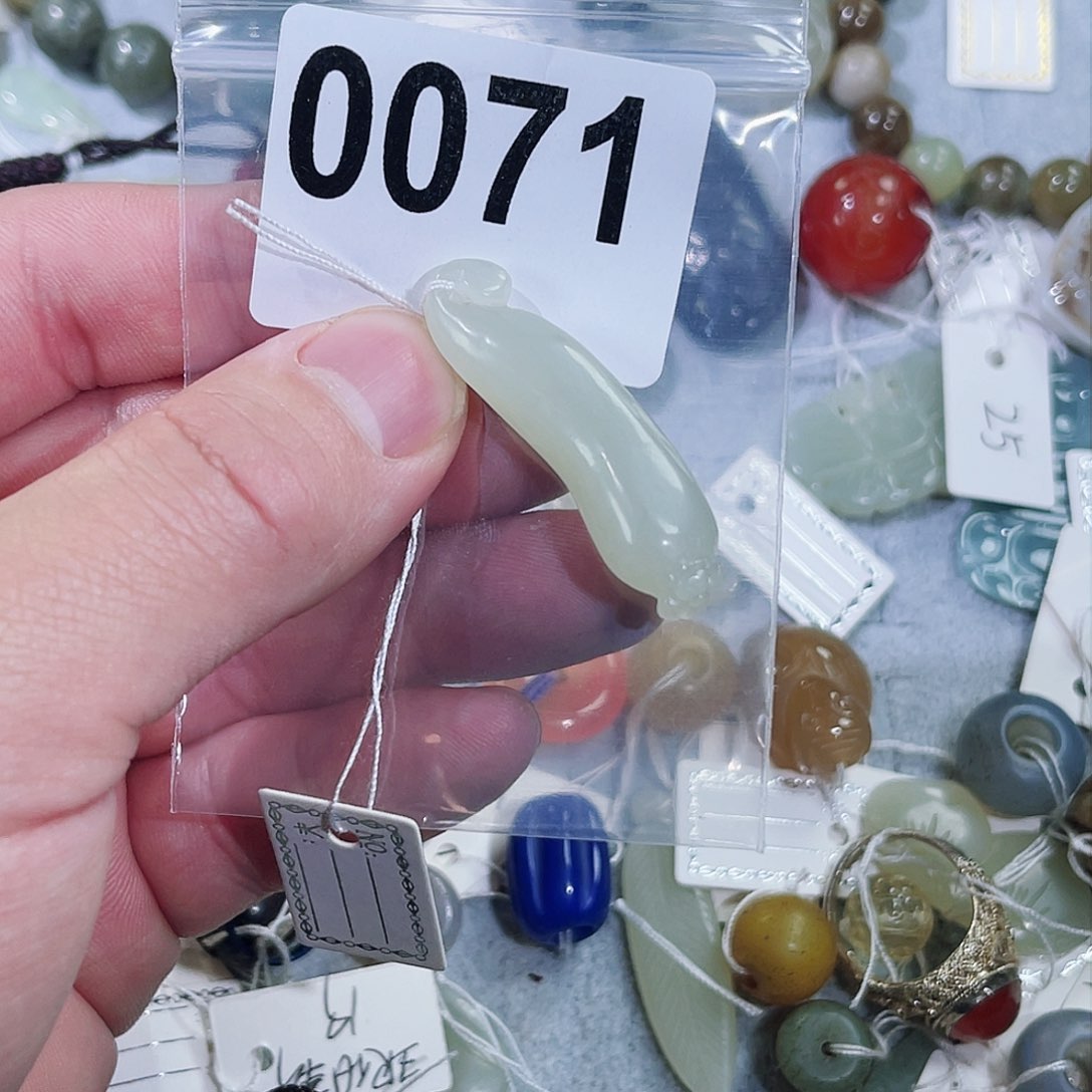 和田玉车挂未镶嵌