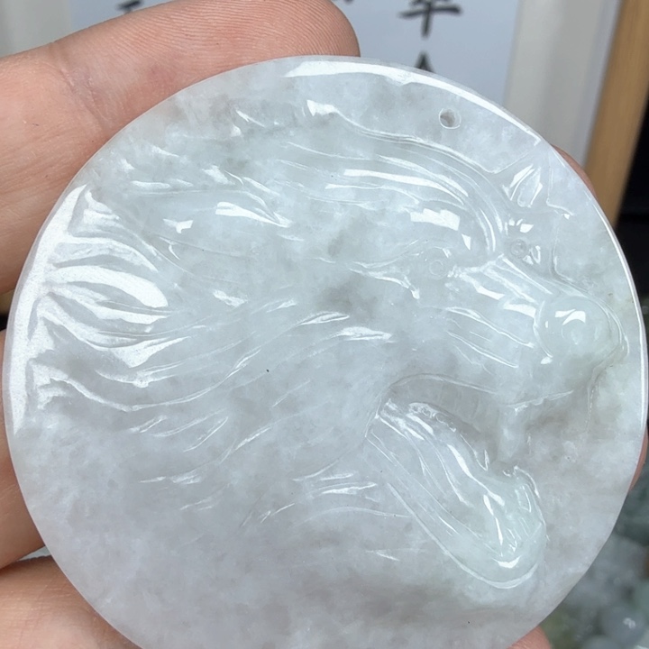 翡翠挂件未镶嵌翡翠