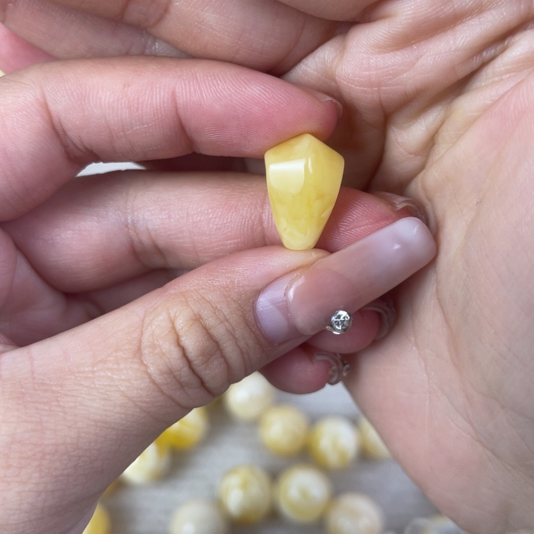 琥珀裸石未镶嵌尺寸