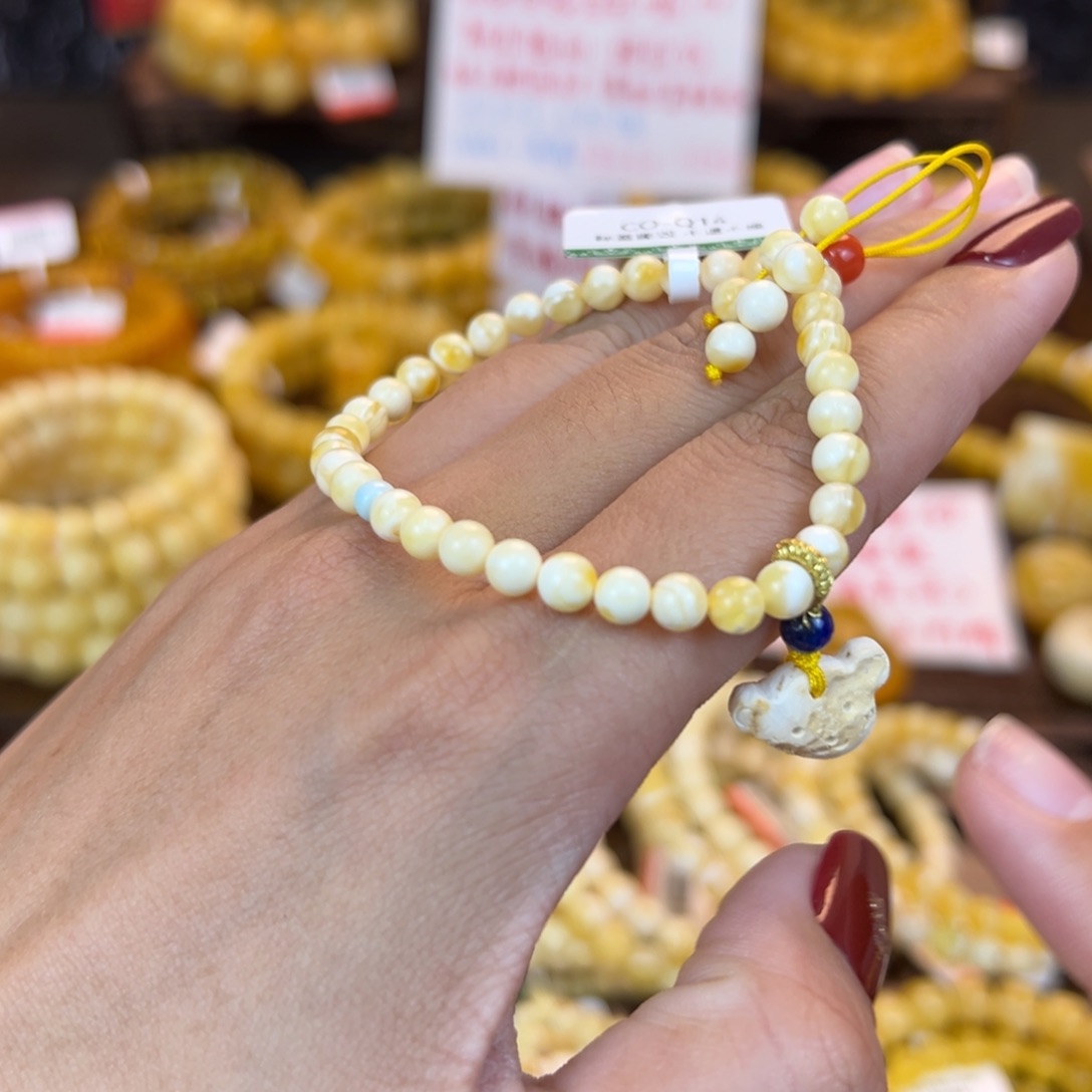 琥珀裸石未镶嵌kjjjjjjjjkm