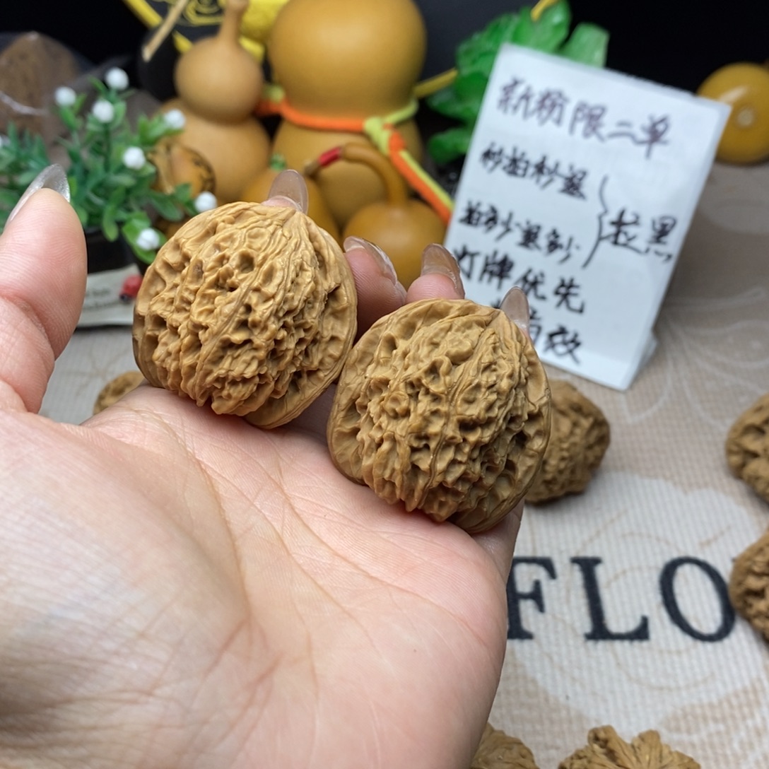 文玩核桃吊坠南疆