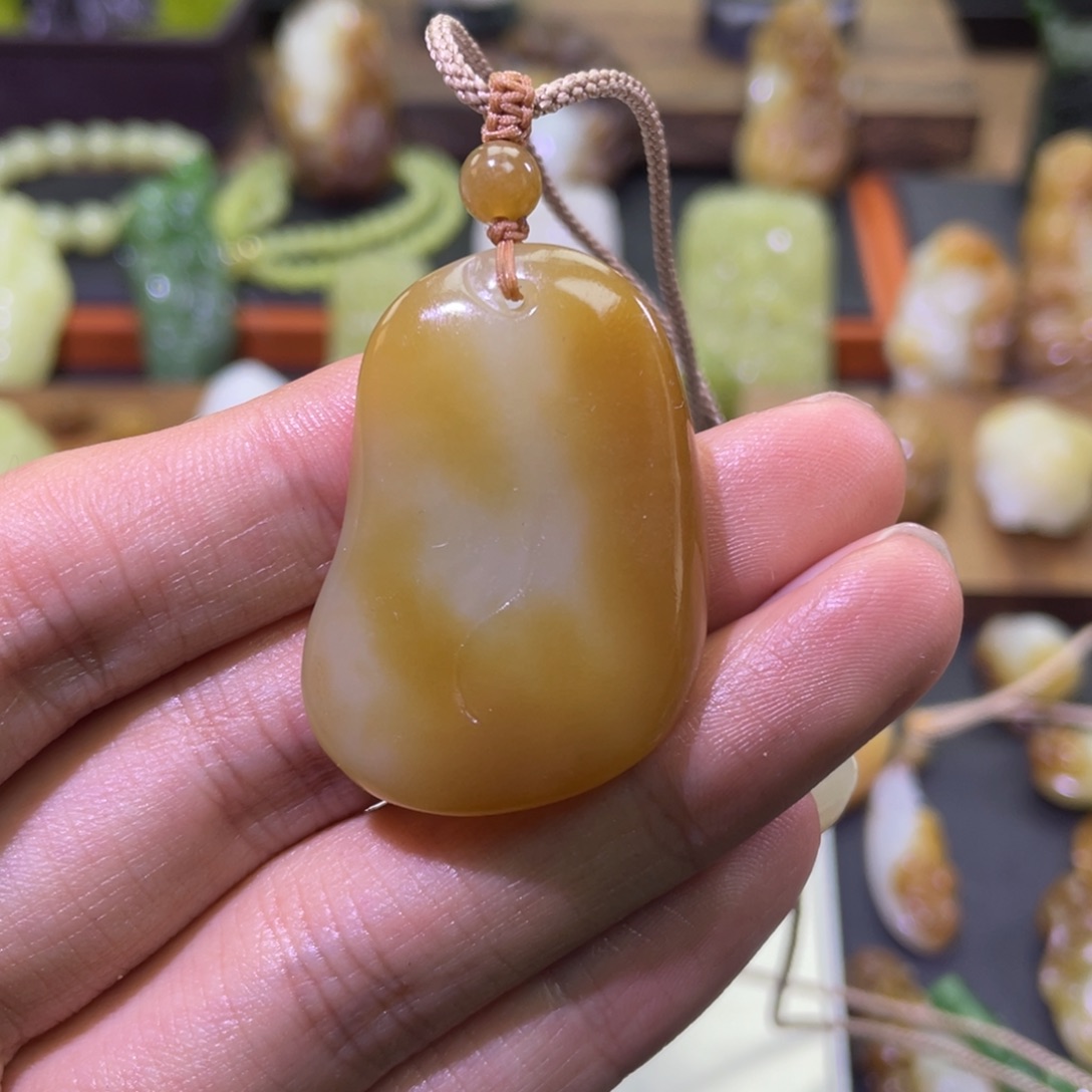 颈饰未镶嵌和田玉且末糖白风生水起